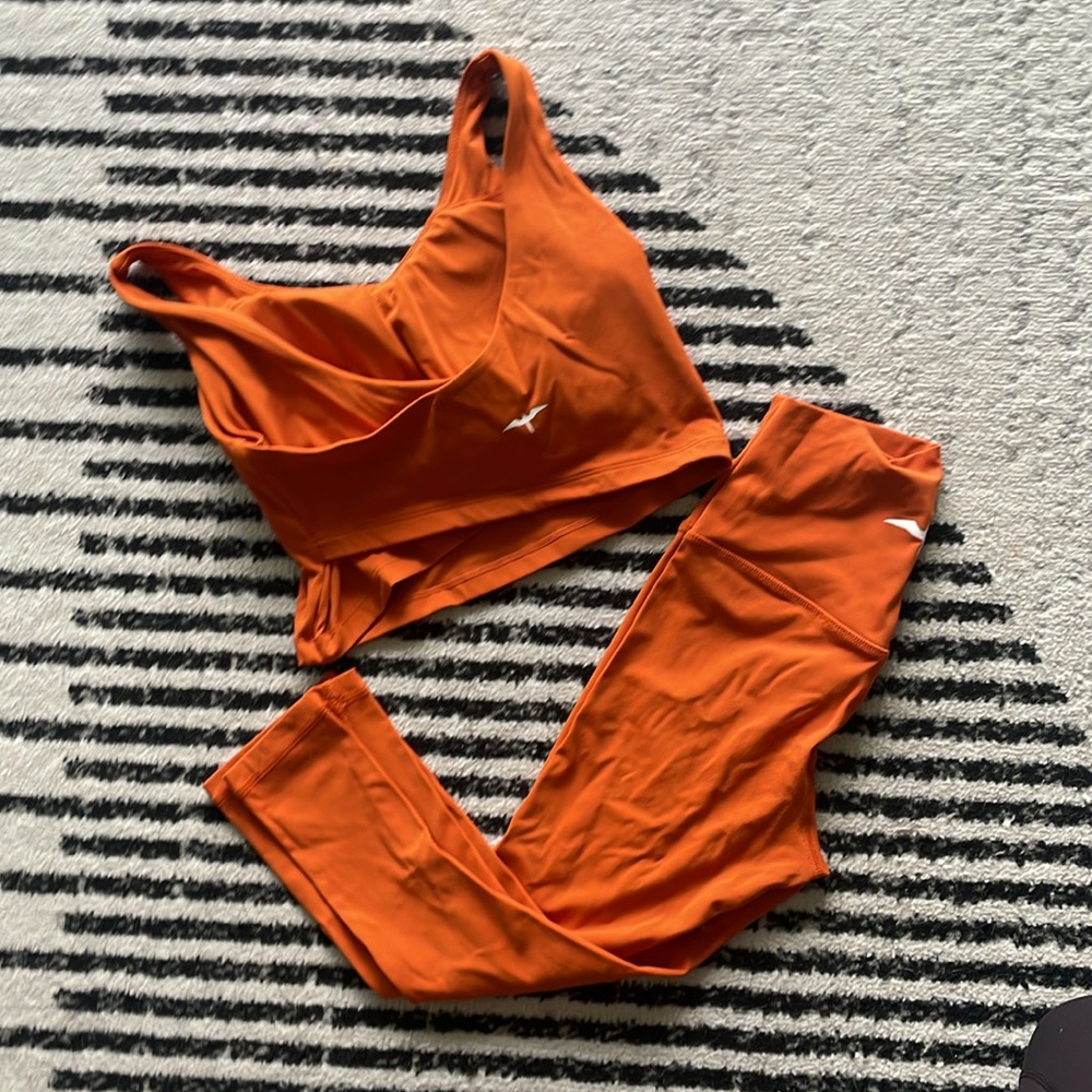Iwa workout set, XS (sunset collection) 7/8 Kamala bottom and Kipuni cropped top